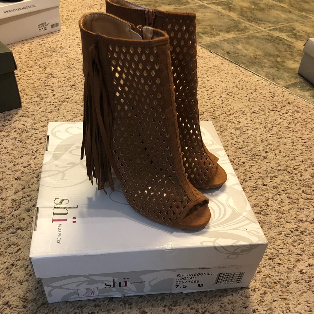 Shi by Journeys Rivera Heels